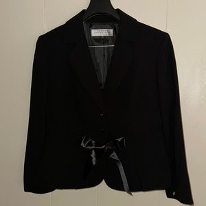 Tahari Arthur’s Levine petite 2pc